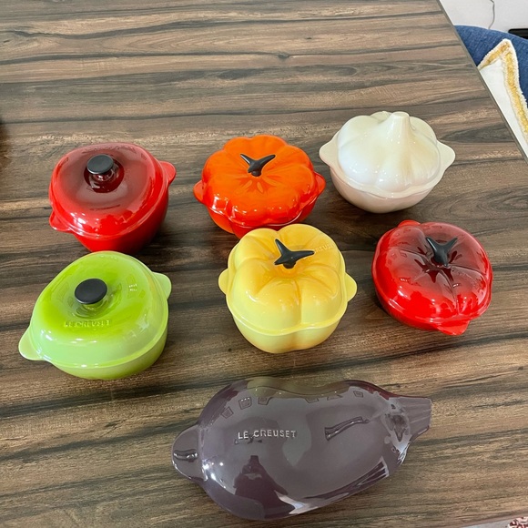 Le Creuset Stoneware 8-Ounce Petite Veggies Casserole Dishes - Picture 7 of 7